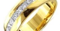 anillo de oro amarillo con diamantes
