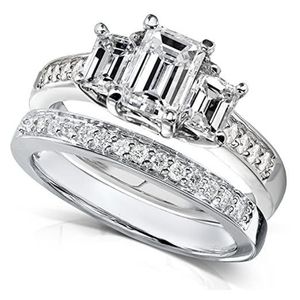 anillos de compromiso y matrimonio juntos, de oro blanco de 14k con diamantes corte esmeralda