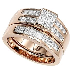 anillos de compromiso y matrimonio juntos, de oro rosa de 14k con diamantes blancos en corte princesa
