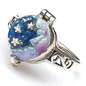 anillo para veneno, en diseño de media luna y cielo estrellado, de plata esterlina 925